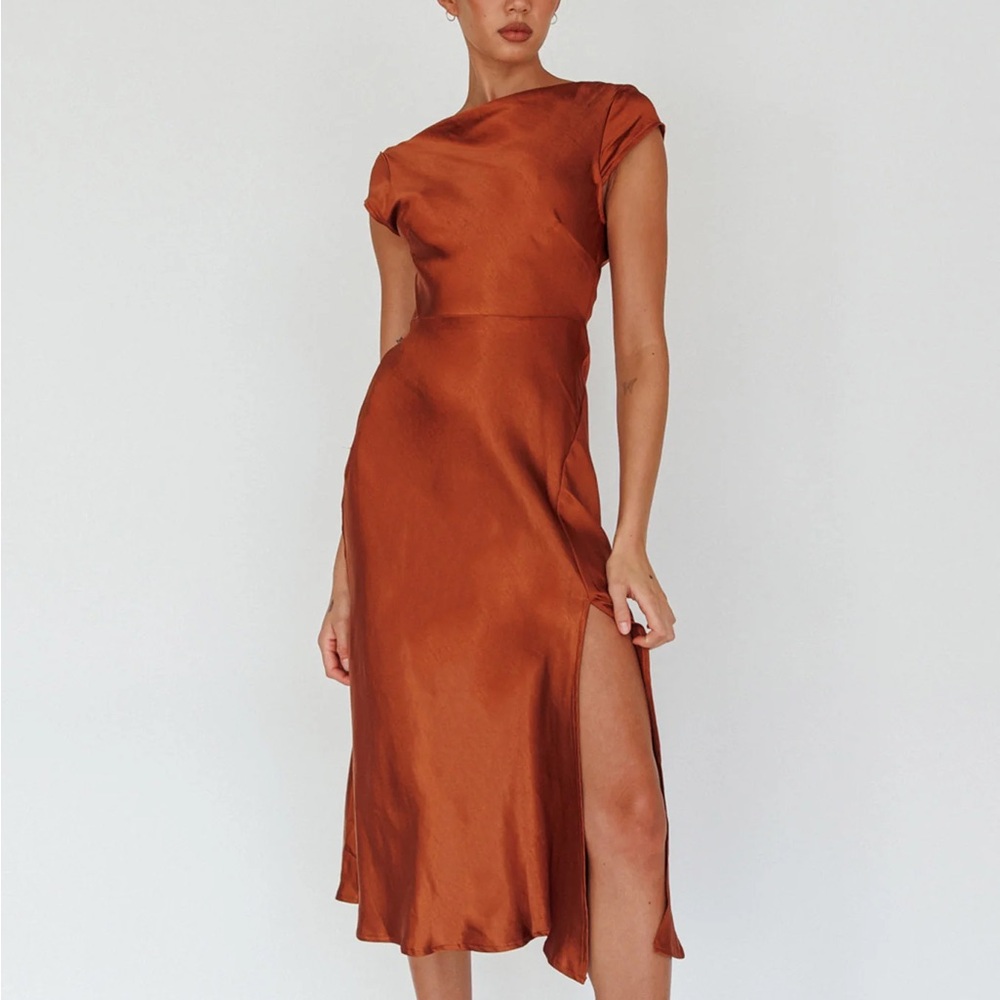 Selfie leslie Lucinda Twist Back Midi Dress Rust